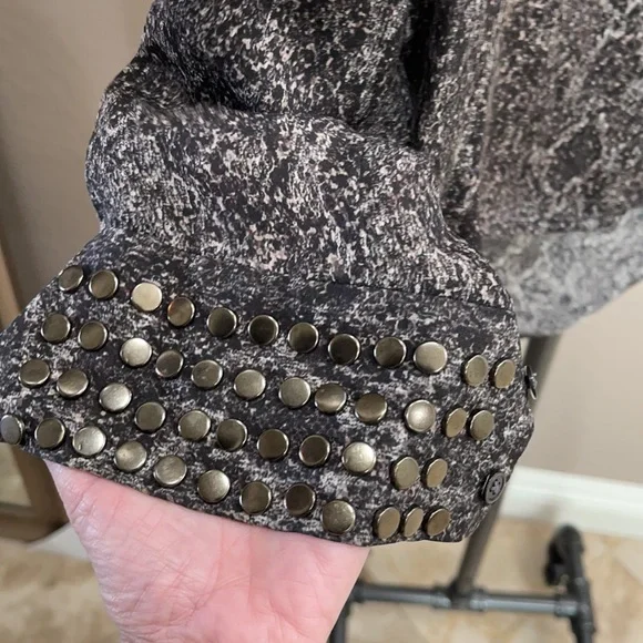 Haute Hippie Silk Button Down Open Back Long Sleeve Studded Blouse Brown Blk XS - Picture 11 of 13